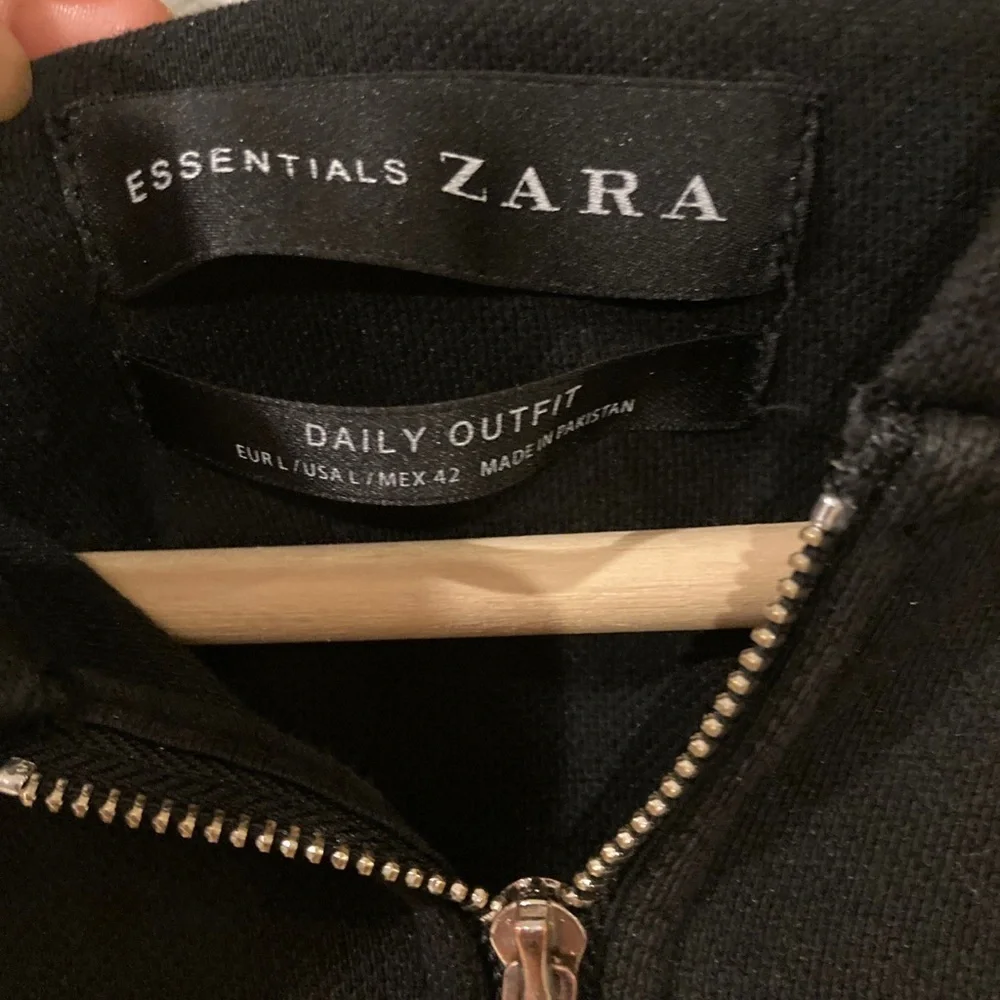 ZARA WomenBlack Hoodie Sweater size L - Picture 3 of 5